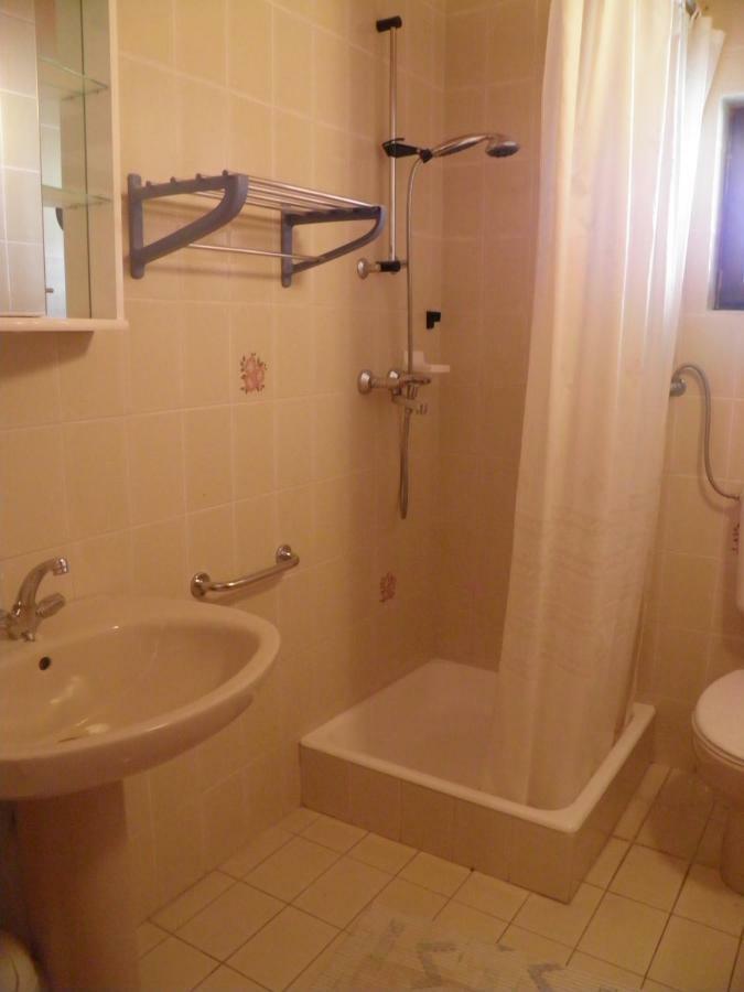 Apartment Roglic Раб Экстерьер фото